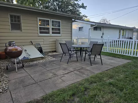 Exterior - 732 Fort St, Ottawa, IL 61350 photo 3 of 5