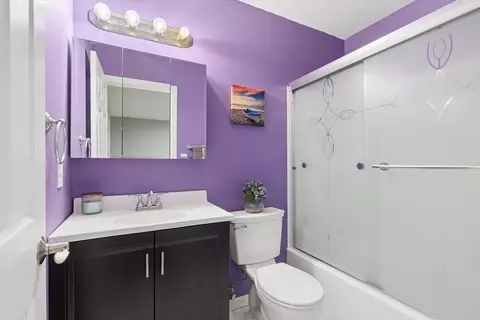 Bath - 1451 Elder Dr, Aurora, IL 60506 photo 1 of 2