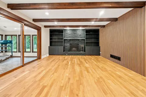 Living - 1221 W Sable Dr, Addison, IL 60101 photo 4 of 7