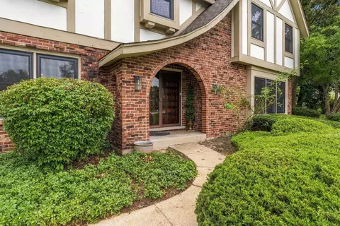 Exterior - 1221 W Sable Dr, Addison, IL 60101 photo 19 of 22