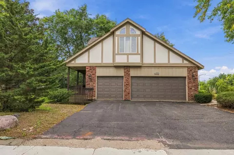 Exterior - 1221 W Sable Dr, Addison, IL 60101 photo 11 of 22