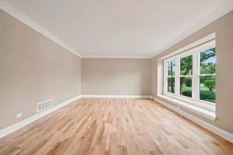 Living - 1221 W Sable Dr, Addison, IL 60101 photo 2 of 7