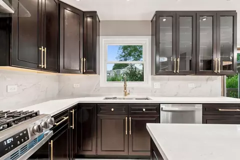 Kitchen - 1221 W Sable Dr, Addison, IL 60101 photo 4 of 6