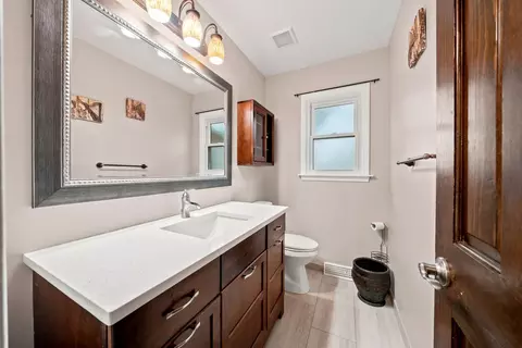 Bath - 1221 W Sable Dr, Addison, IL 60101 photo 1 of 7
