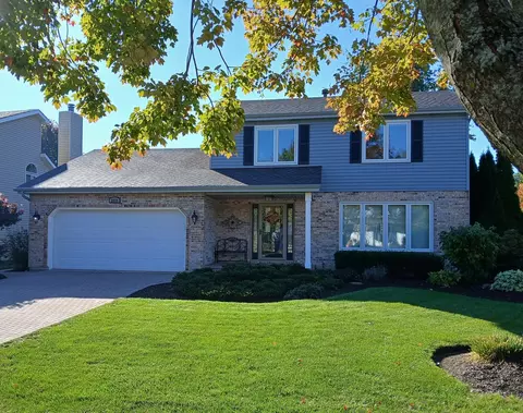 2049 Bunker Cir, Naperville, IL 60563
