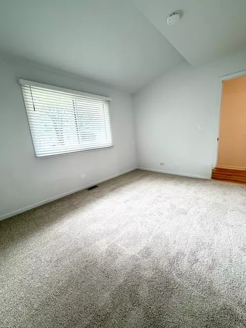 Bedroom - 658 Rosner Dr, Roselle, IL 60172 photo 1 of 3