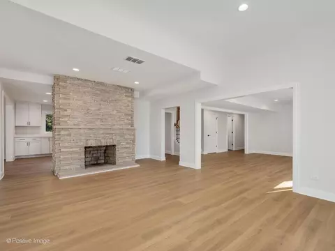 Living - 605 Polo Dr, Wheaton, IL 60187 photo 3 of 7
