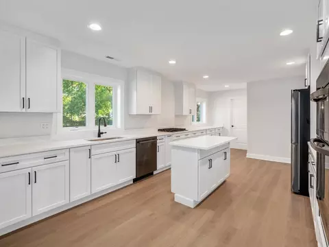 Kitchen - 605 Polo Dr, Wheaton, IL 60187 photo 2 of 2