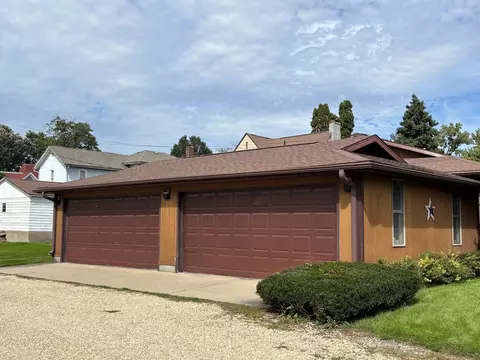 Exterior - 201 S Cherry St #2, Morrison, IL 61270 photo 3 of 4