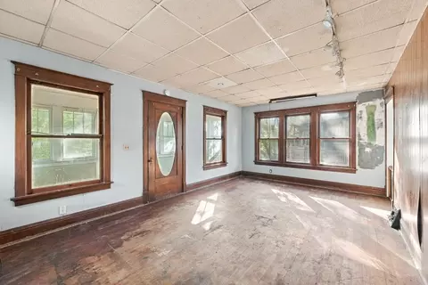 Living - 2819 9th Ave, Moline, IL 61265 photo 5 of 5