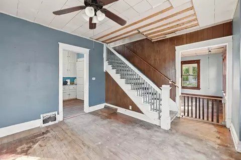Entry Way - 2819 9th Ave, Moline, IL 61265 photo 4 of 4