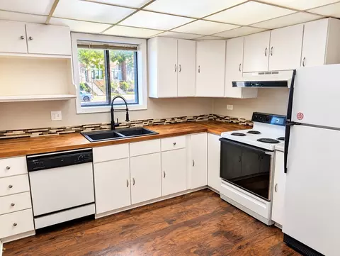 Kitchen - 850 Des Plaines Ave #101, Forest Park, IL 60130 photo 2 of 2