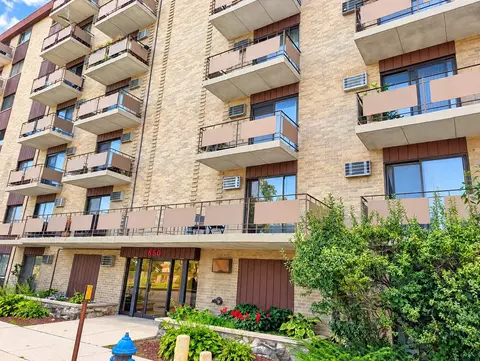 Exterior - 850 Des Plaines Ave #101, Forest Park, IL 60130 photo 2 of 2