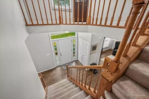 Entry Way - 15 Castlerea Ct, Cary, IL 60013 photo 6 of 6
