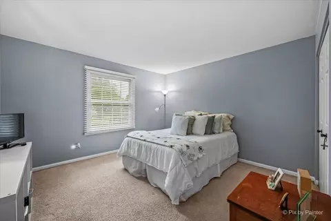 Bedroom - 15 Castlerea Ct, Cary, IL 60013 photo 4 of 5