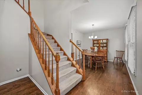Entry Way - 15 Castlerea Ct, Cary, IL 60013 photo 3 of 6