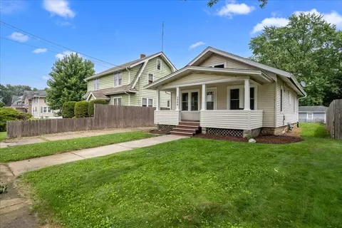 Other - 1006 S 4th St, Aurora, IL 60505 photo 1 of 7