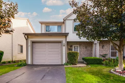 377 E Forest Knoll Dr, Palatine, IL 60074