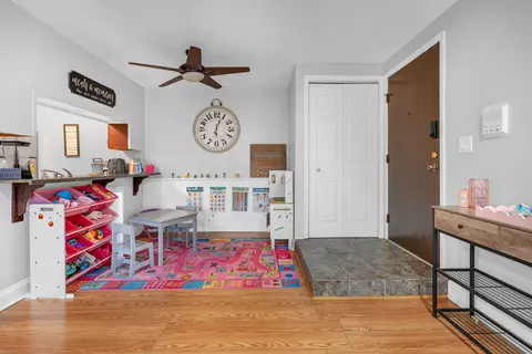 Entry Way - Undisclosed, Crestwood, IL 60418 photo 1 of 1