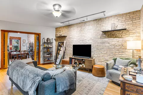 Living - 2021 W Arthur St #2E, Chicago, IL 60645 photo 3 of 4