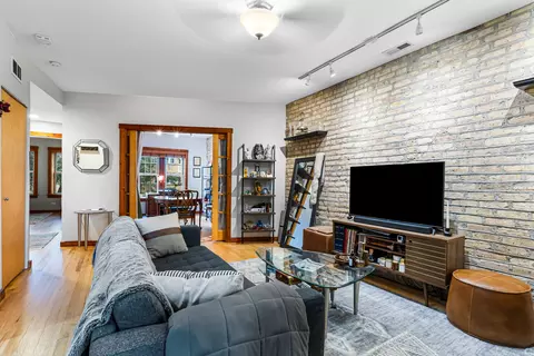 Living - 2021 W Arthur St #2E, Chicago, IL 60645 photo 4 of 4