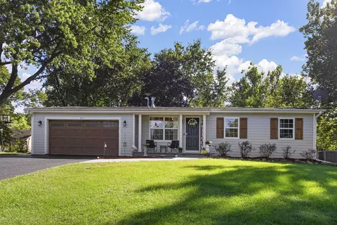 805 W Church St, Sheridan, IL 60551