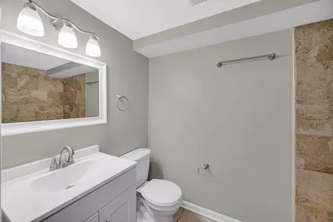 Bath - 1007 Cedar Ave, Elgin, IL 60120 photo 2 of 4