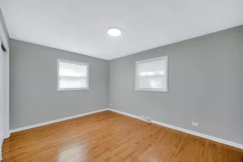 Bedroom - 1007 Cedar Ave, Elgin, IL 60120 photo 2 of 3
