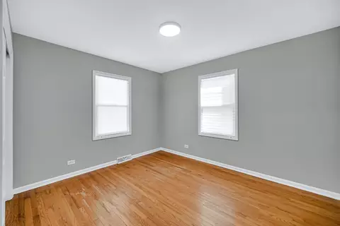 Bedroom - 1007 Cedar Ave, Elgin, IL 60120 photo 3 of 3