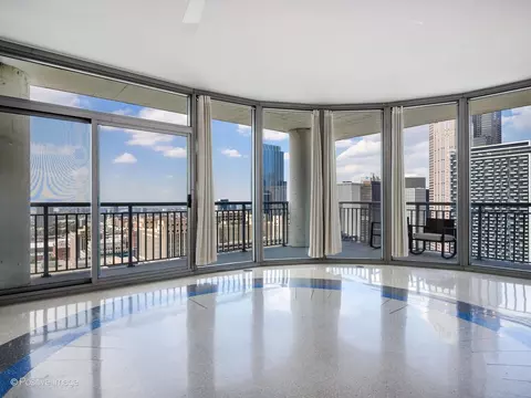 Living - 701 S Wells St #3306, Chicago, IL 60607 photo 7 of 11