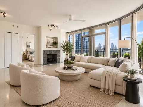 Living - 701 S Wells St #3306, Chicago, IL 60607 photo 1 of 11