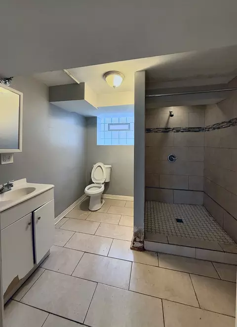 Bath - 10908 S Normal Ave, Chicago, IL 60628 photo 2 of 2