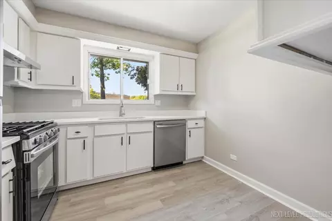 Kitchen - 1654 Dover Ct #A, Wheaton, IL 60189 photo 1 of 2