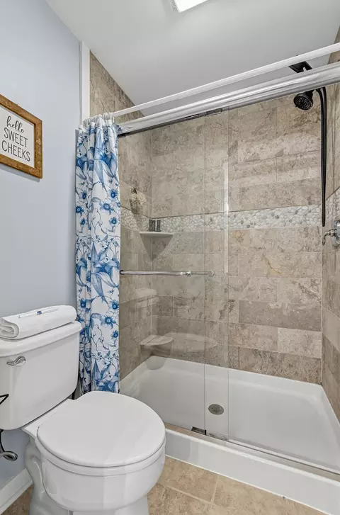 Bath - 5 River Row, Ottawa, IL 61350 photo 2 of 3