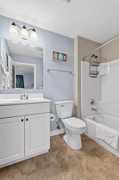 Bath - 5 River Row, Ottawa, IL 61350 photo 3 of 3