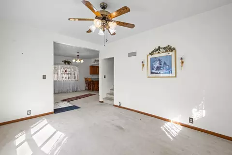 Living - 410 S Cottage St, Kewanee, IL 61443 photo 2 of 3
