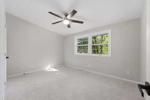 Bedroom - 542 E Prospect Ave, Lake Bluff, IL 60044 photo 6 of 10
