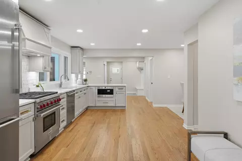Kitchen - 542 E Prospect Ave, Lake Bluff, IL 60044 photo 1 of 3