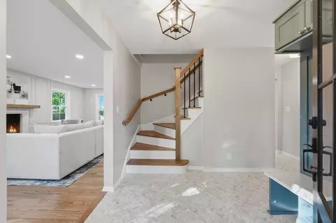 Entry Way - 542 E Prospect Ave, Lake Bluff, IL 60044 photo 1 of 4