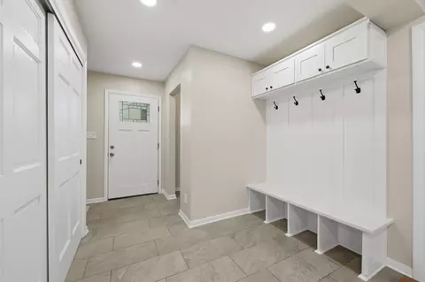 Entry Way - 542 E Prospect Ave, Lake Bluff, IL 60044 photo 3 of 4