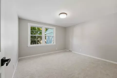 Bedroom - 542 E Prospect Ave, Lake Bluff, IL 60044 photo 4 of 10
