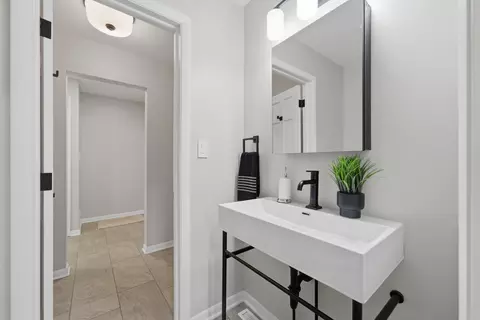 Bath - 542 E Prospect Ave, Lake Bluff, IL 60044 photo 1 of 10