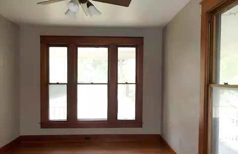218 E Washington St, Paris, IL 61944 photo 5