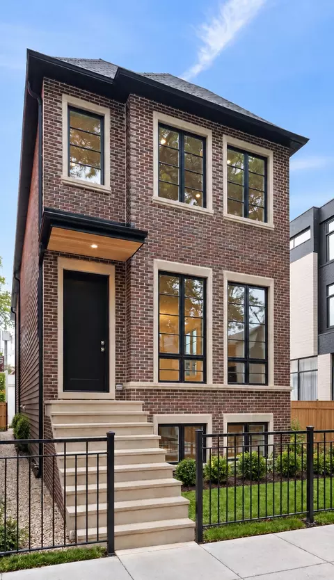 2238 N Wayne Ave, Chicago, IL 60614