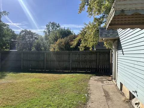 554 Bangs St, Aurora, IL 60505 photo 6