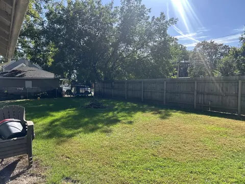 554 Bangs St, Aurora, IL 60505 photo 7