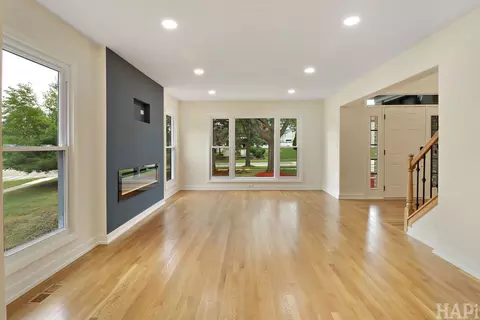 Living - 275 Farmhill Dr, Algonquin, IL 60102 photo 7 of 8