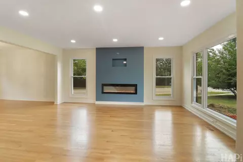 Living - 275 Farmhill Dr, Algonquin, IL 60102 photo 6 of 8