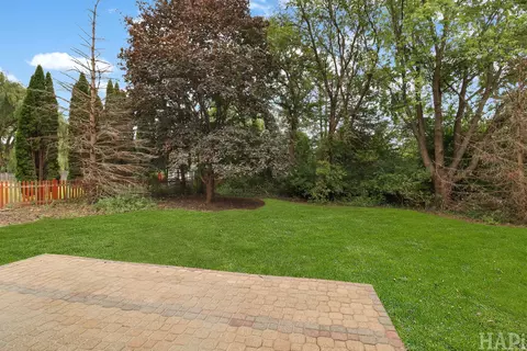 Exterior - 275 Farmhill Dr, Algonquin, IL 60102 photo 3 of 4