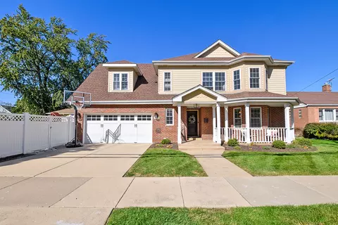 3348 W 99th St, Evergreen Park, IL 60805